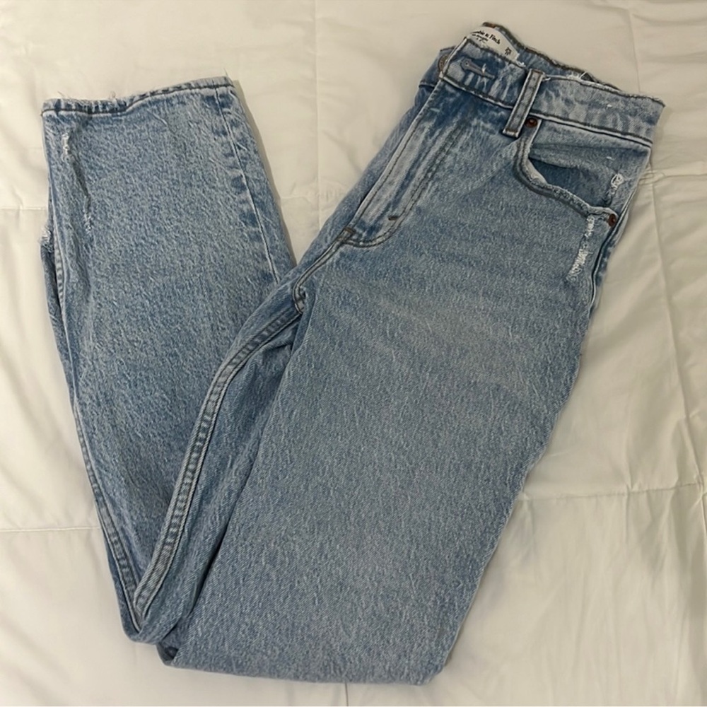 Abercrombie 90’s straight high rise jeans